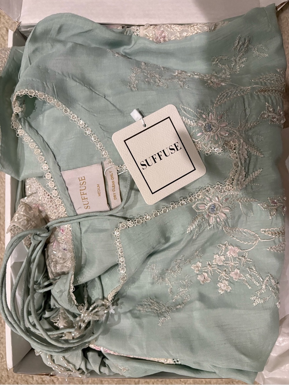 Suffuse Ourea Pakistani Suit - Picture 13 of 16